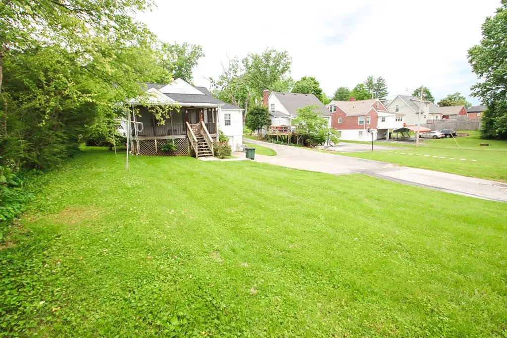 112 N Church Sparta TN 38583