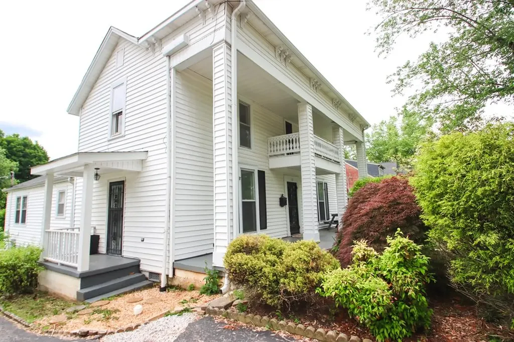 112 N Church Sparta TN 38583