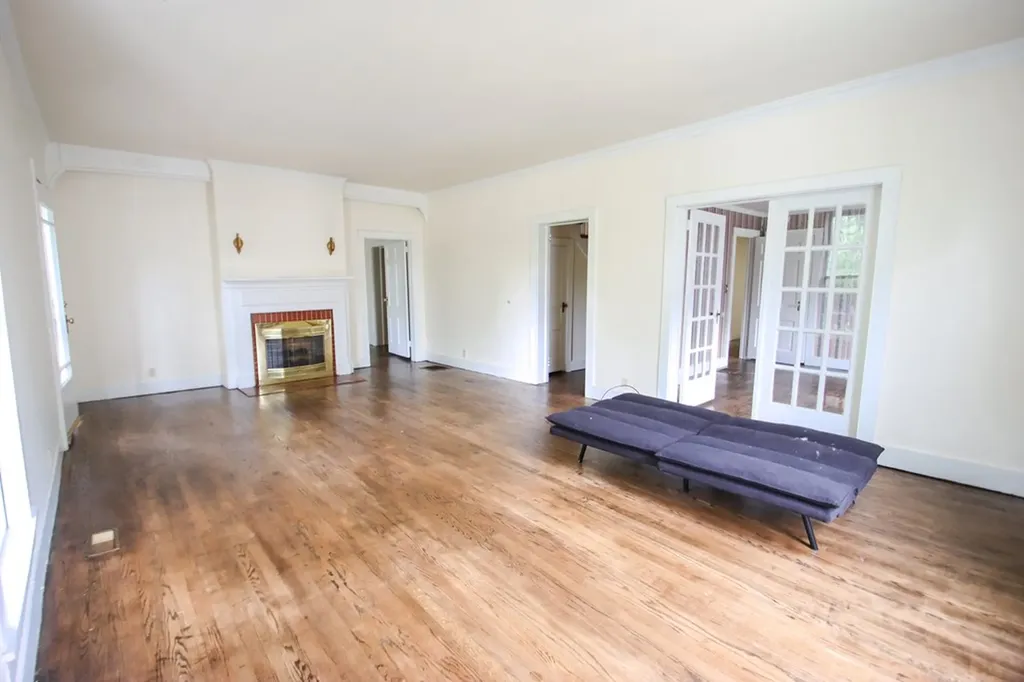 112 N Church Sparta TN 38583