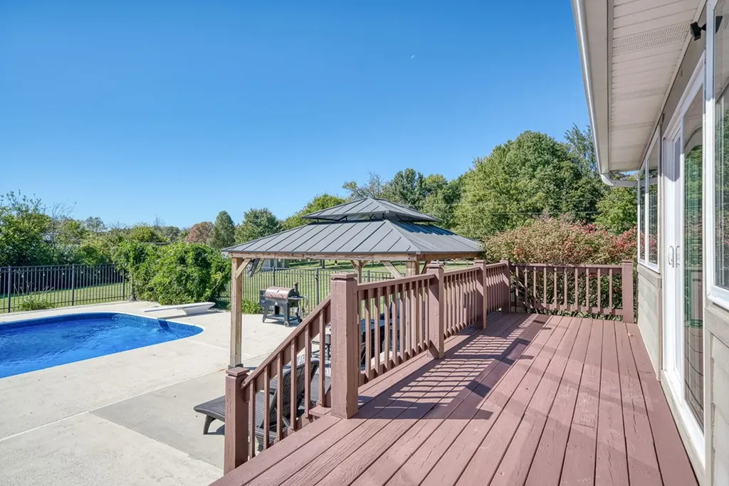 4228 Gainesboro Grade Cookeville TN 38501