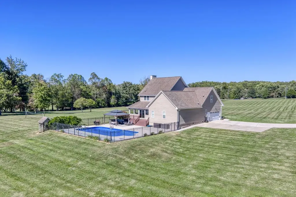 4228 Gainesboro Grade Cookeville TN 38501