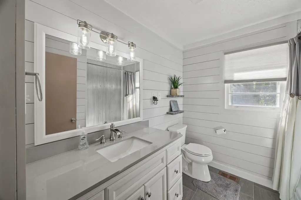 334 SW Wartrace Highway Pleasant Shade TN 37145