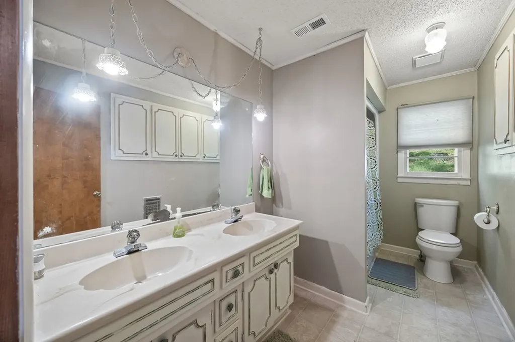 334 SW Wartrace Highway Pleasant Shade TN 37145