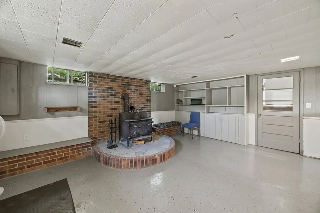 334 SW Wartrace Highway Pleasant Shade TN 37145