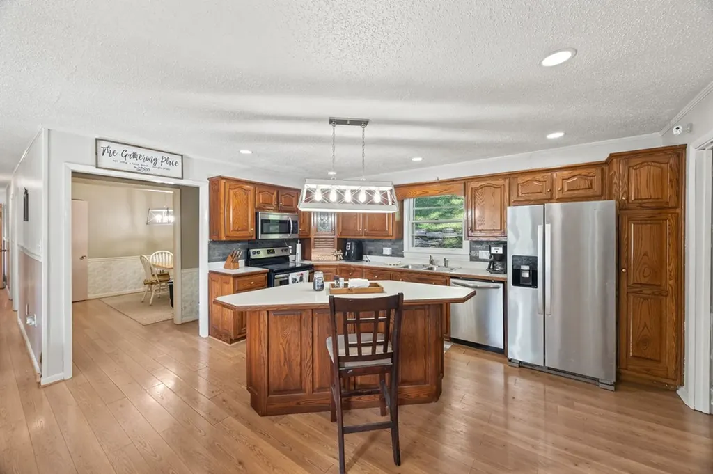 334 SW Wartrace Highway Pleasant Shade TN 37145