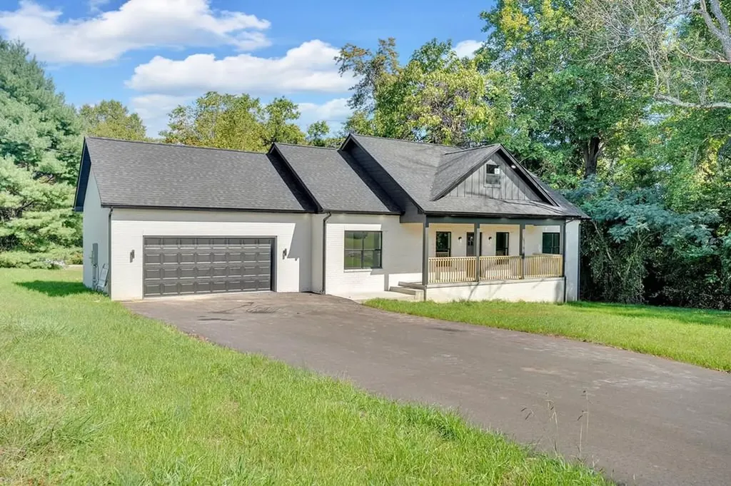 1530 NE Springboro Road Cookeville TN 38506