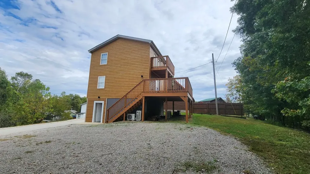 281 Bill Hunter Road Celina TN 38551