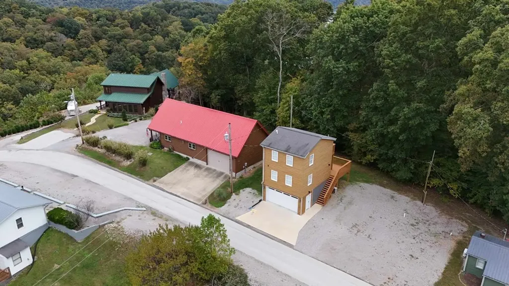 281 Bill Hunter Road Celina TN 38551