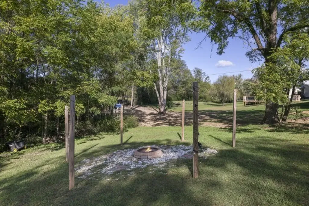 408 Magnolia Street Baxter TN 38544