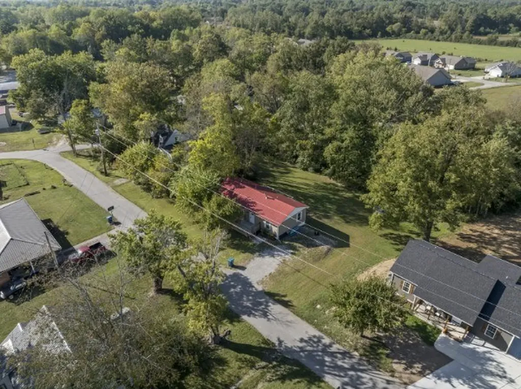 408 Magnolia Street Baxter TN 38544