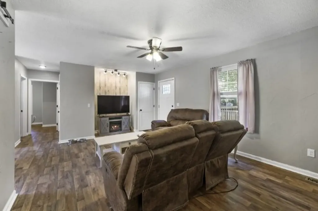 408 Magnolia Street Baxter TN 38544