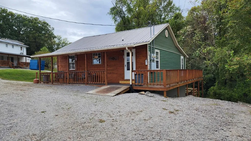 228 Bill Hunter Road Celina TN 38551