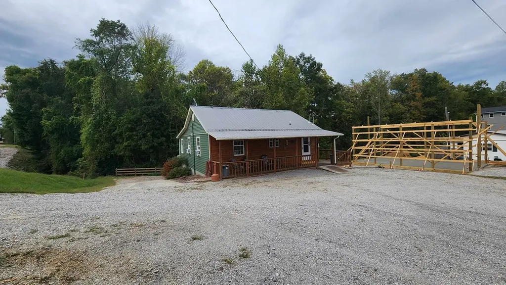 228 Bill Hunter Road Celina TN 38551