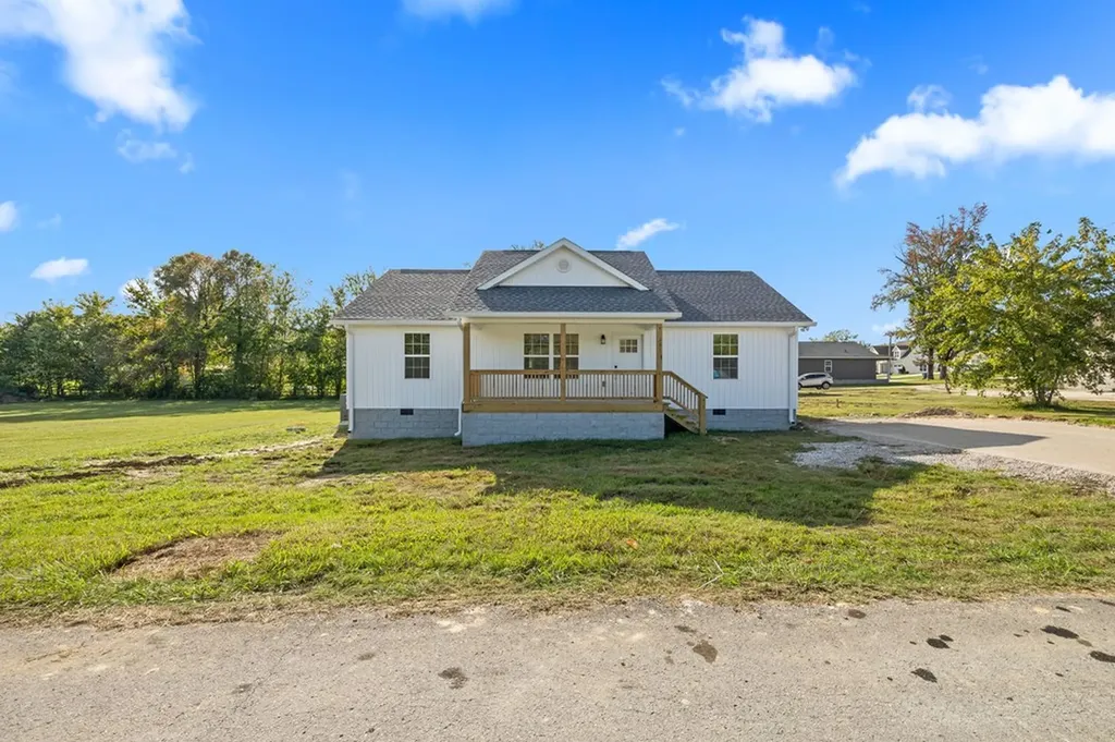 291 5th Avenue S Baxter TN 38544