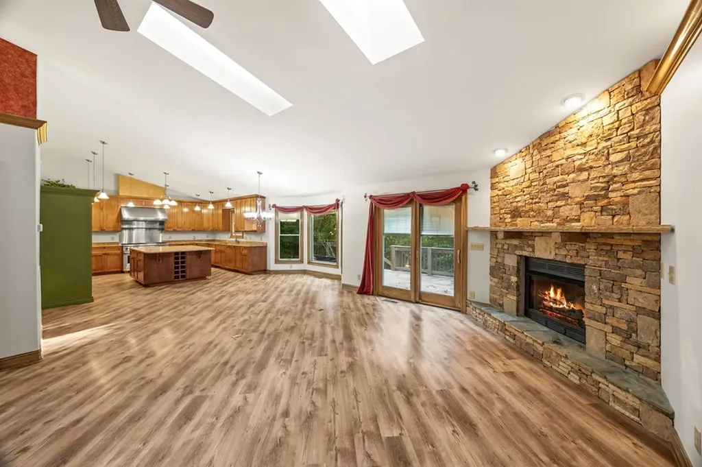 34 Cove Place Monterey TN 38574