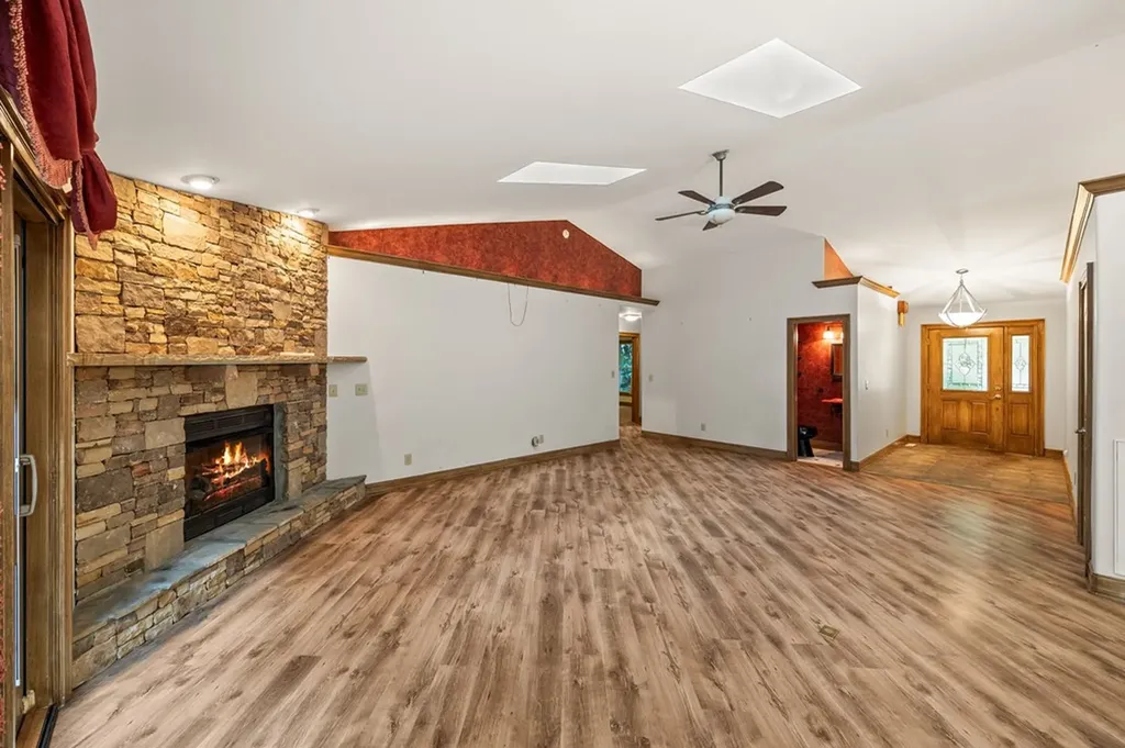 34 Cove Place Monterey TN 38574