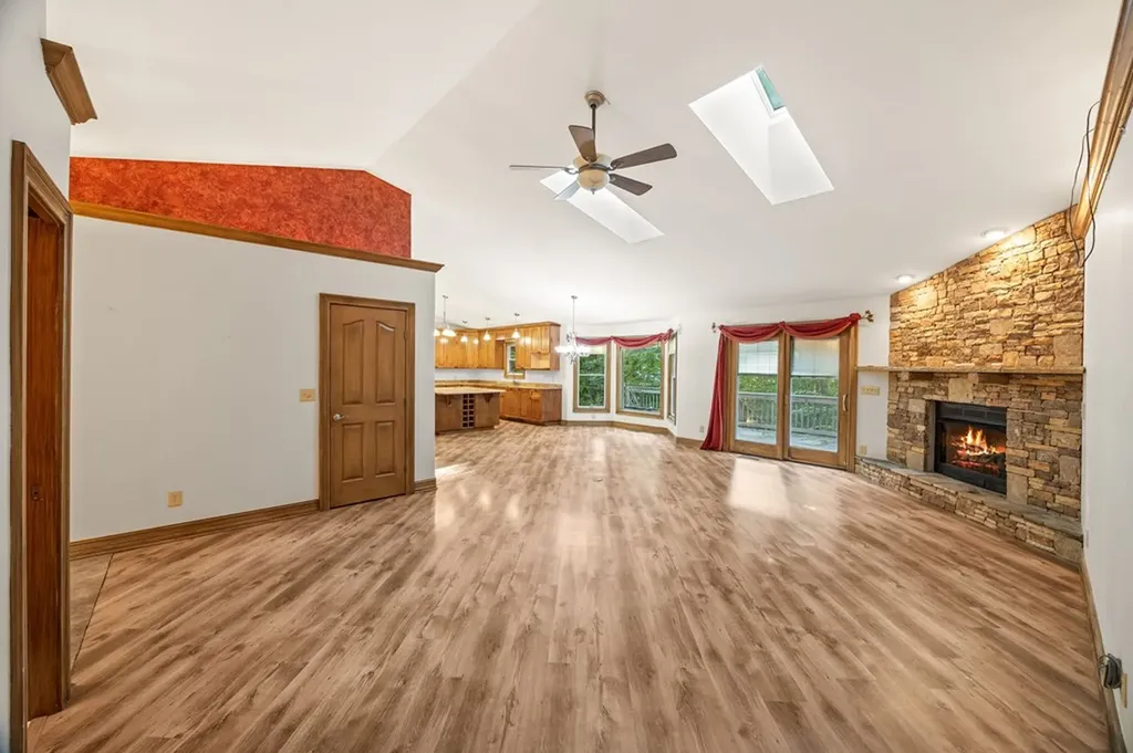 34 Cove Place Monterey TN 38574