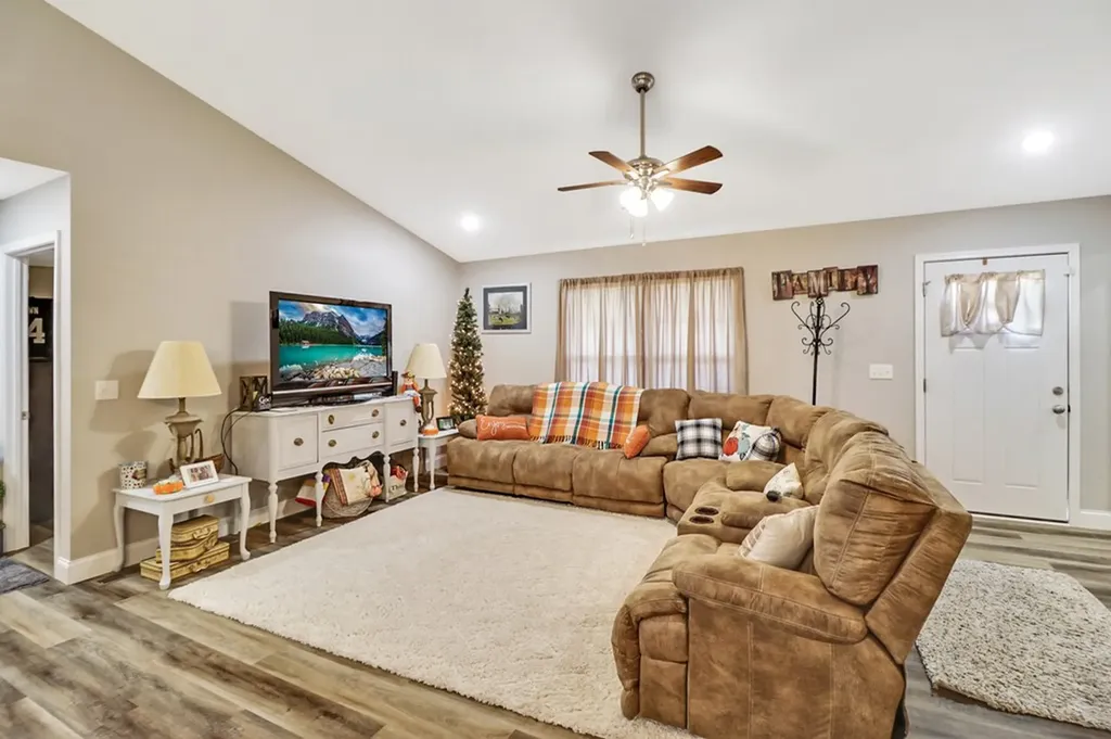 413 Street Anthony Drive Jamestown TN 38556