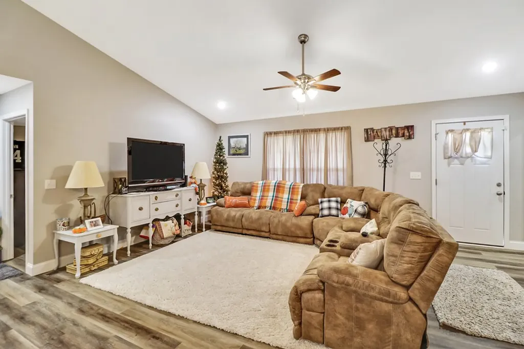 413 Street Anthony Drive Jamestown TN 38556