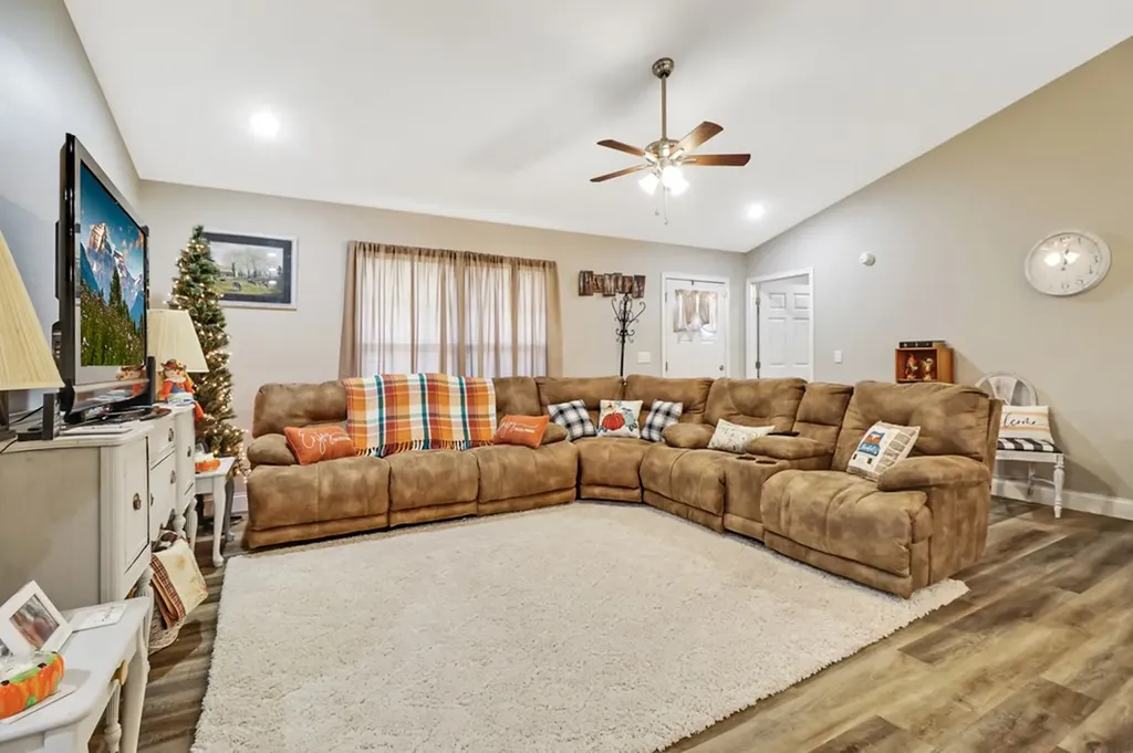 413 Street Anthony Drive Jamestown TN 38556