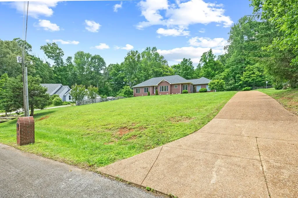 314 Avondale Court Cookeville TN 38506