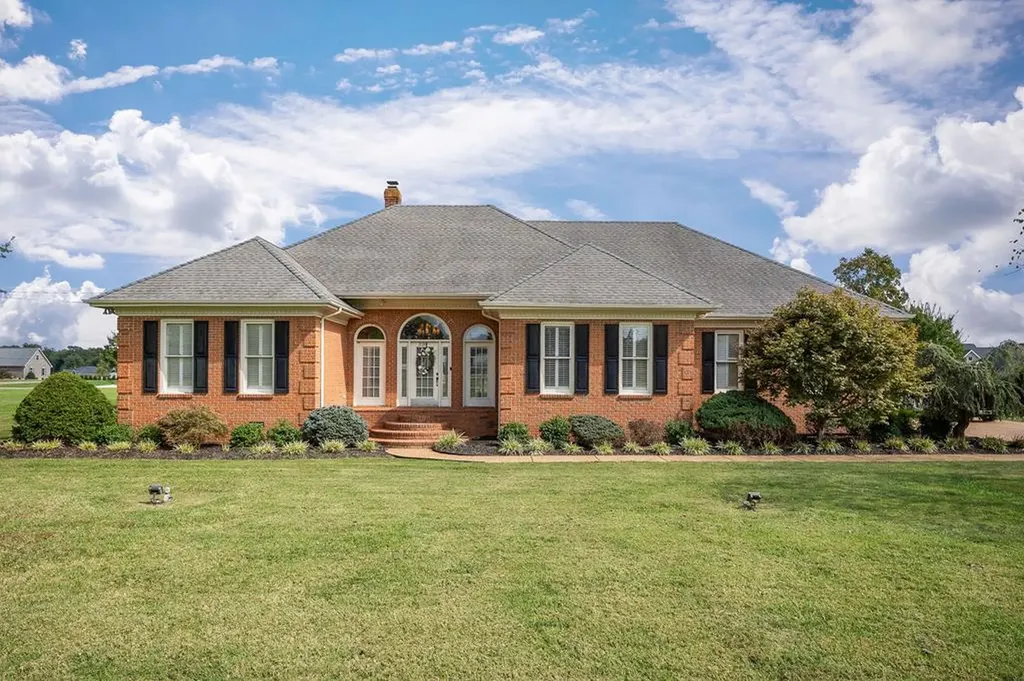 328 Riley Avenue Smithville TN 37166