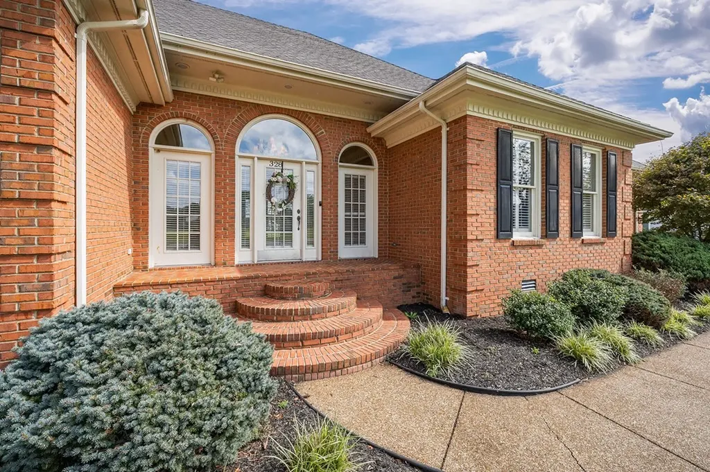 328 Riley Avenue Smithville TN 37166