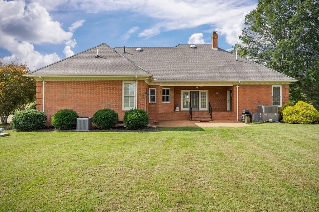 328 Riley Avenue Smithville TN 37166