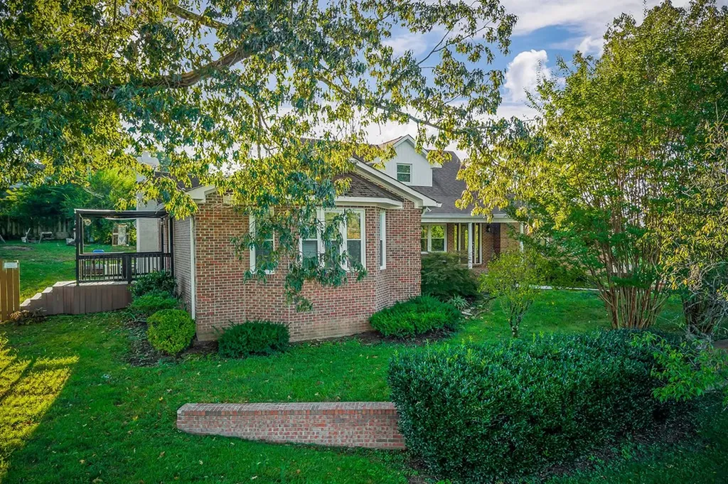 1198 N Franklin Avenue Cookeville TN 38501