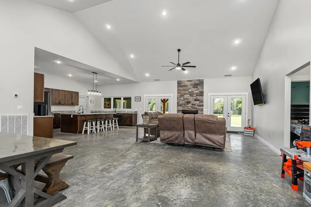 303 Clearfield Lane Cookeville TN 38506