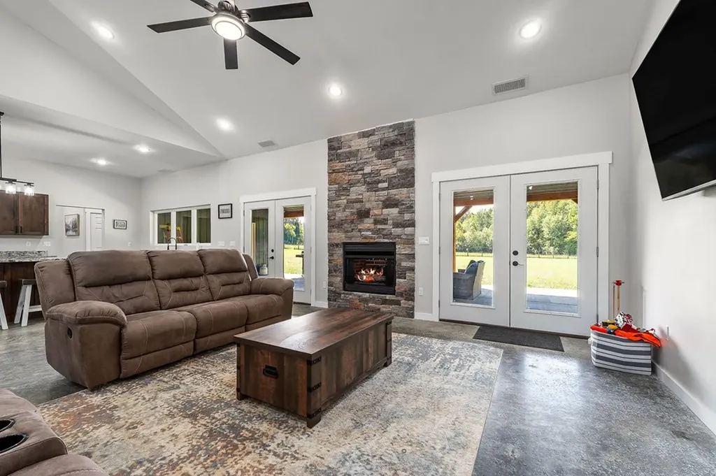 303 Clearfield Lane Cookeville TN 38506