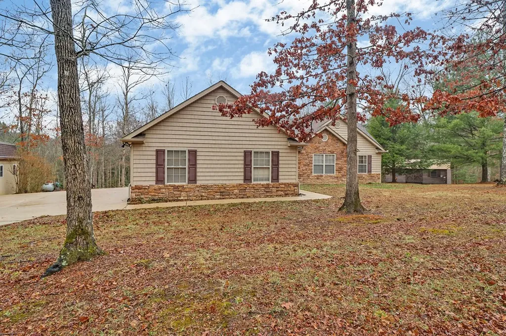 224 Victoria Circle Jamestown TN 38556-5178