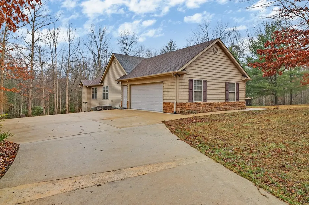 224 Victoria Circle Jamestown TN 38556-5178