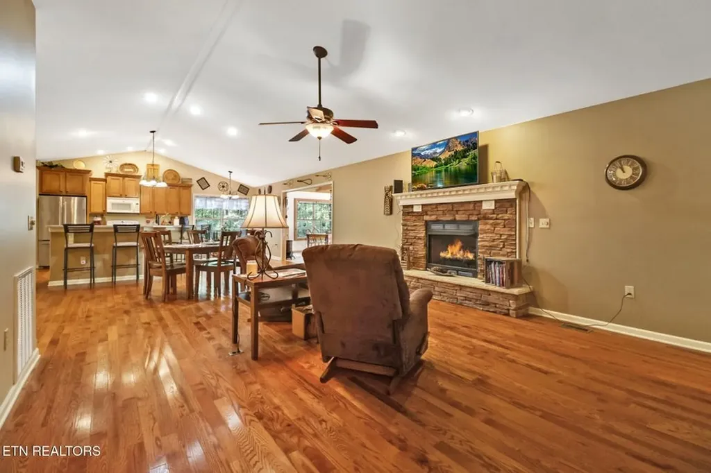 224 Victoria Circle Jamestown TN 38556-5178