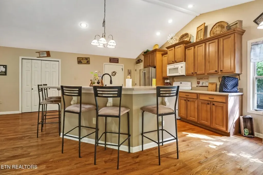 224 Victoria Circle Jamestown TN 38556-5178