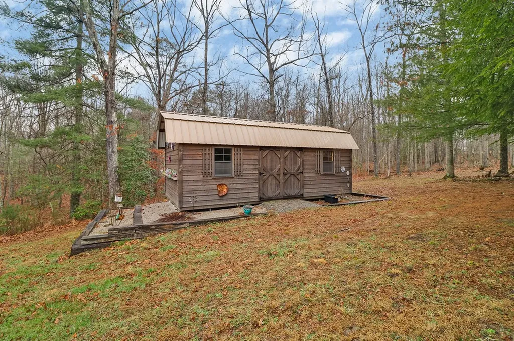 224 Victoria Circle Jamestown TN 38556-5178