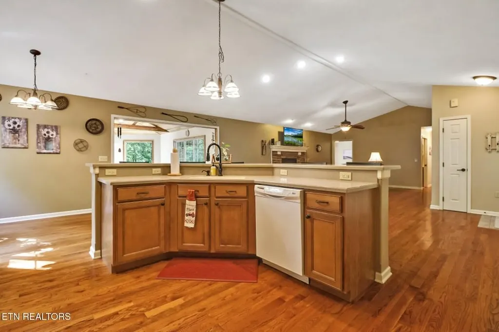 224 Victoria Circle Jamestown TN 38556-5178