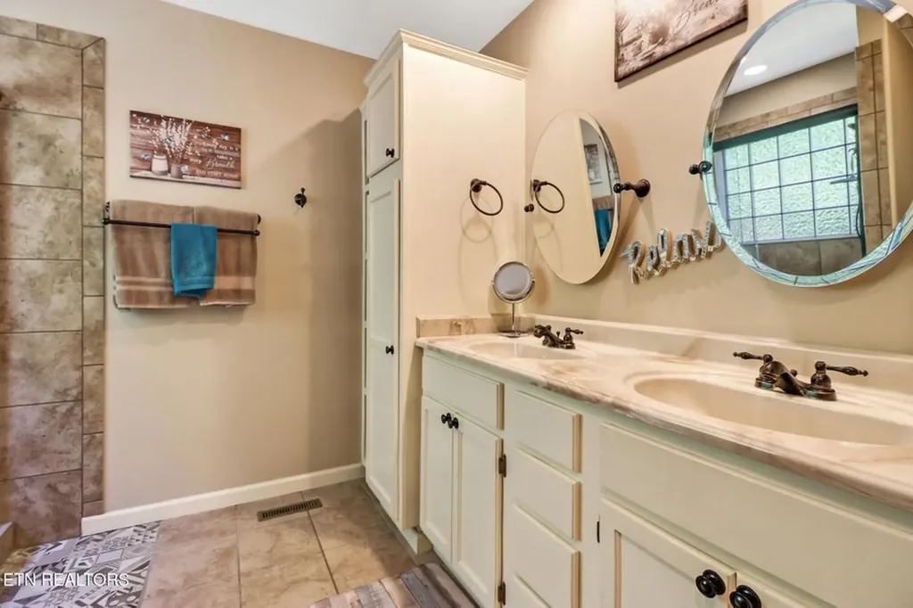 224 Victoria Circle Jamestown TN 38556-5178