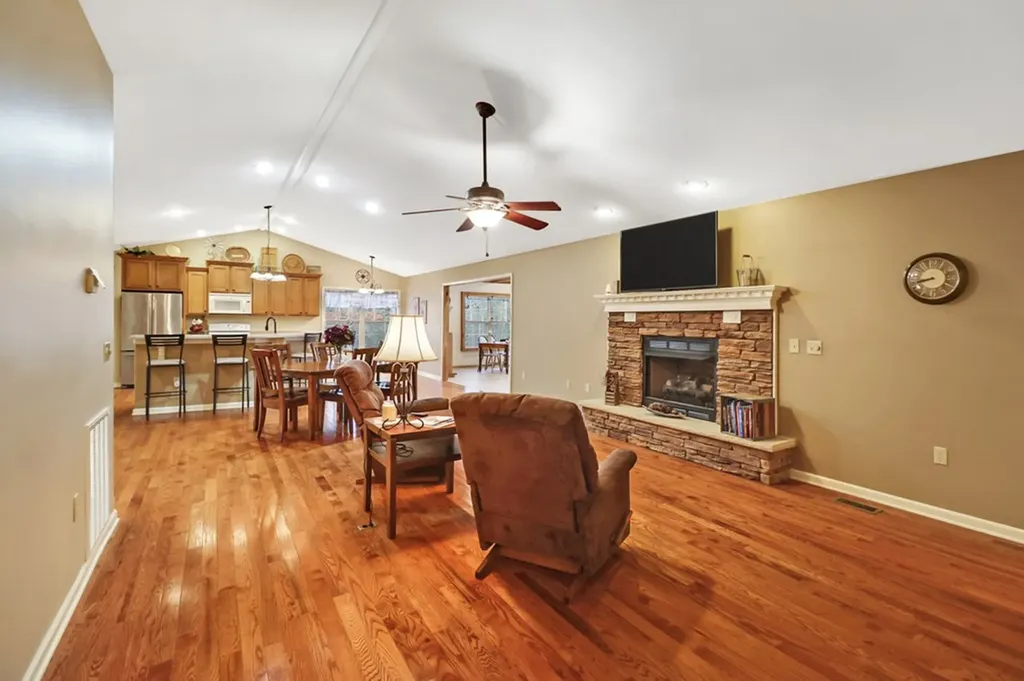 224 Victoria Circle Jamestown TN 38556-5178