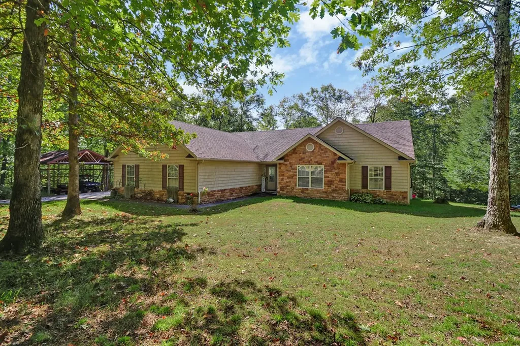 224 Victoria Circle Jamestown TN 38556-5178