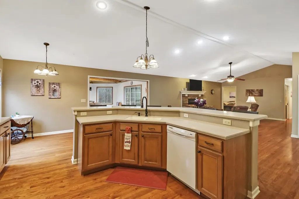 224 Victoria Circle Jamestown TN 38556-5178