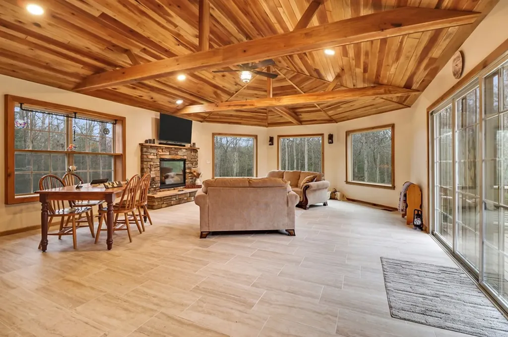 224 Victoria Circle Jamestown TN 38556-5178