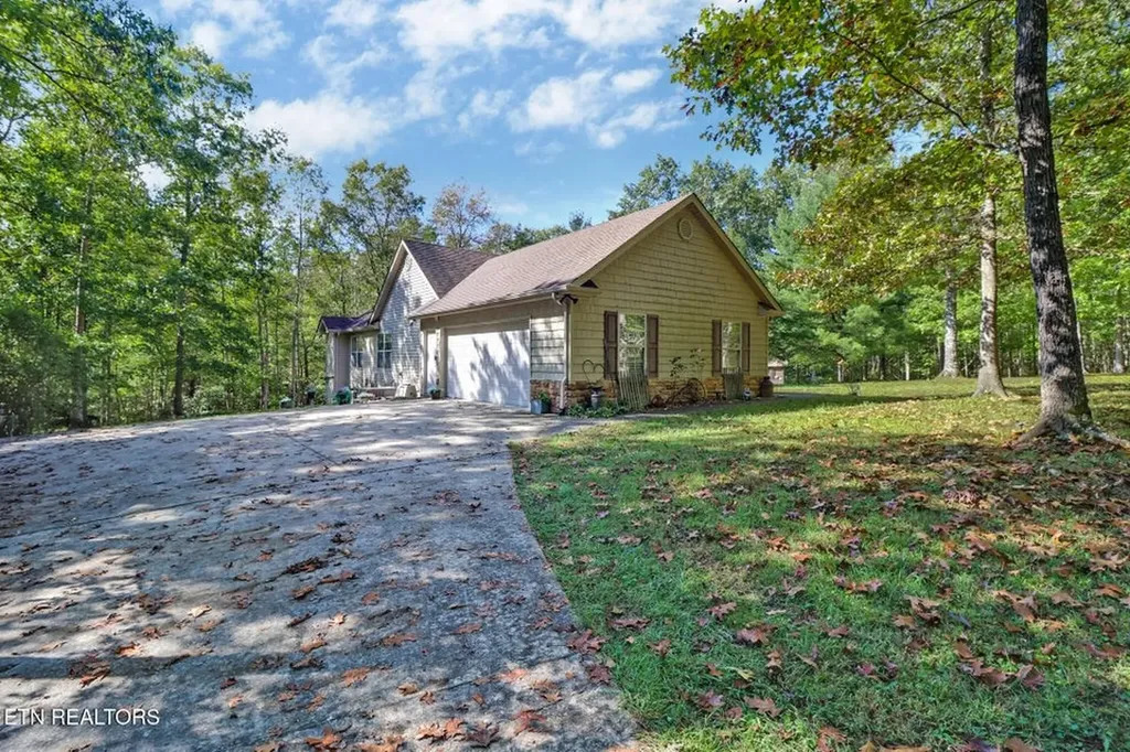 224 Victoria Circle Jamestown TN 38556-5178