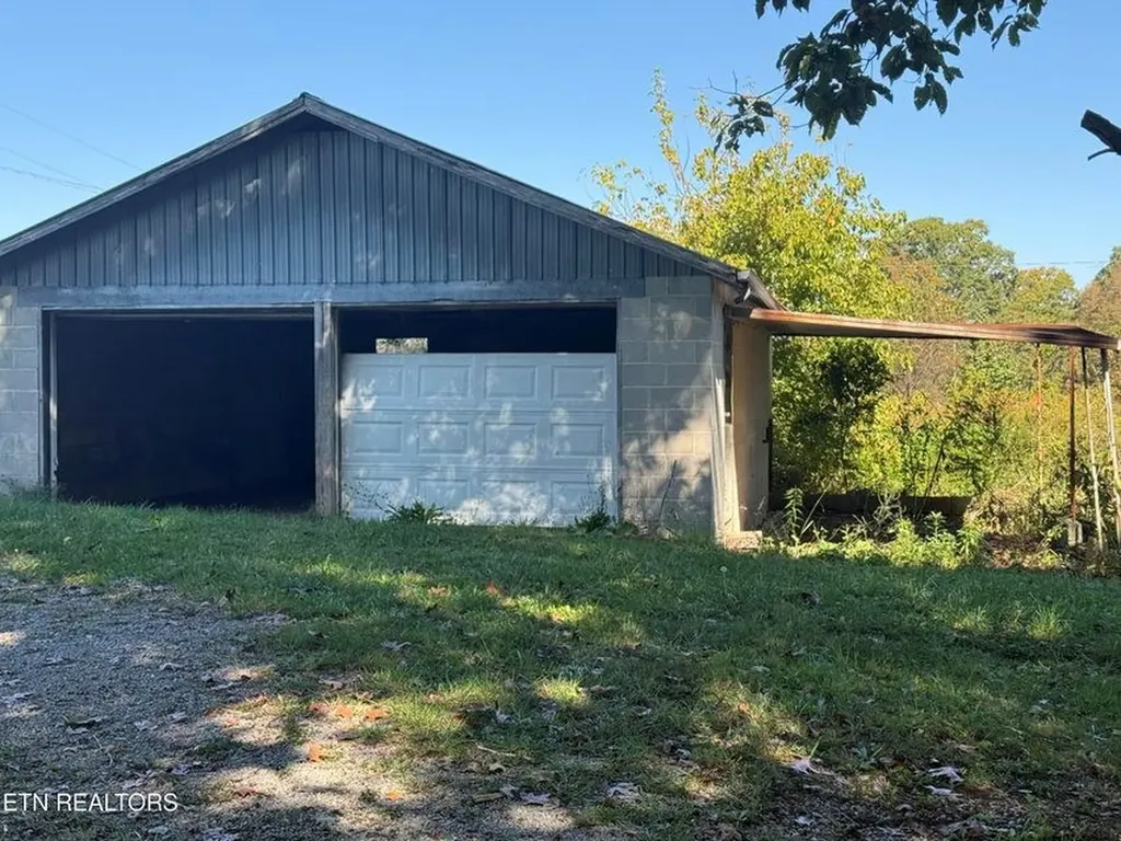 1089 Bicknell Road Clarkrange TN 38553