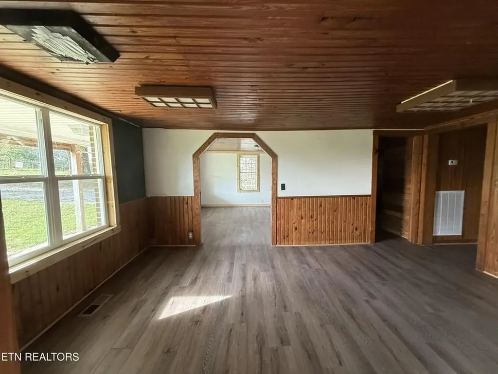 1089 Bicknell Road Clarkrange TN 38553