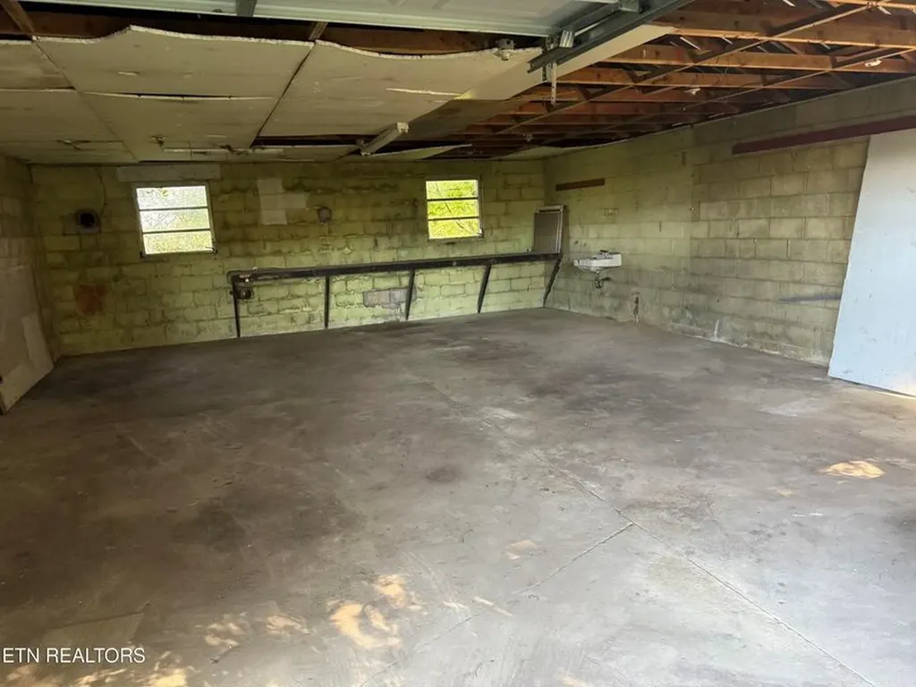 1089 Bicknell Road Clarkrange TN 38553