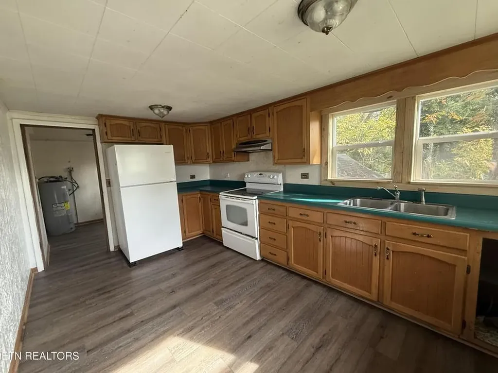 1089 Bicknell Road Clarkrange TN 38553