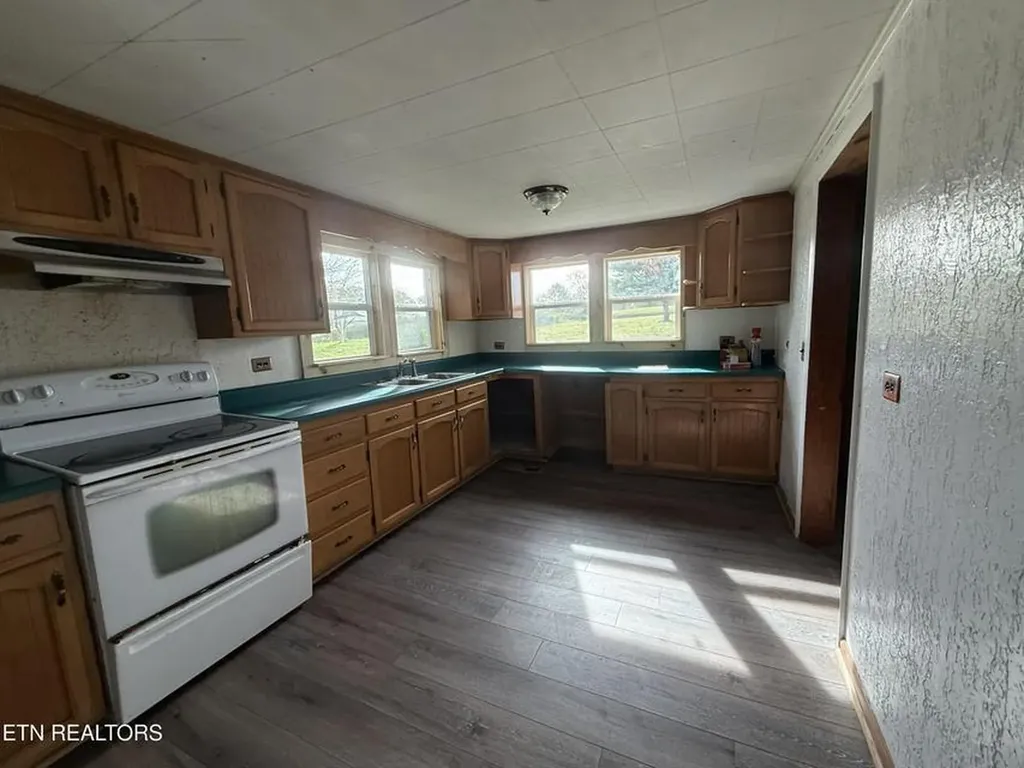 1089 Bicknell Road Clarkrange TN 38553