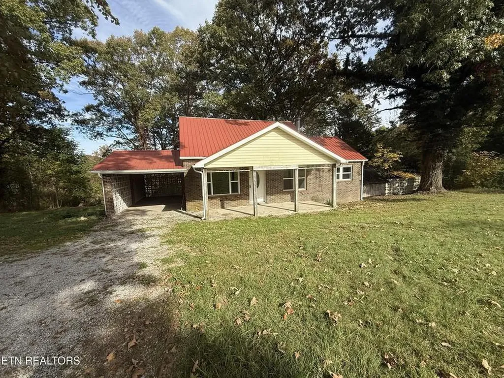 1089 Bicknell Road Clarkrange TN 38553