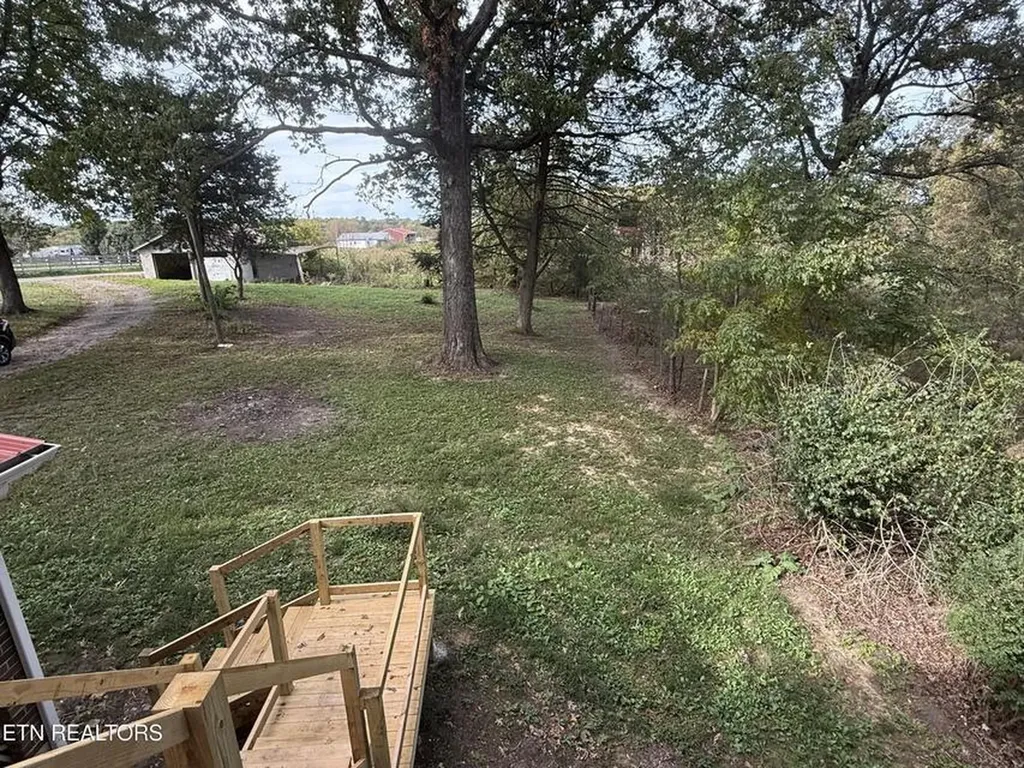 1089 Bicknell Road Clarkrange TN 38553